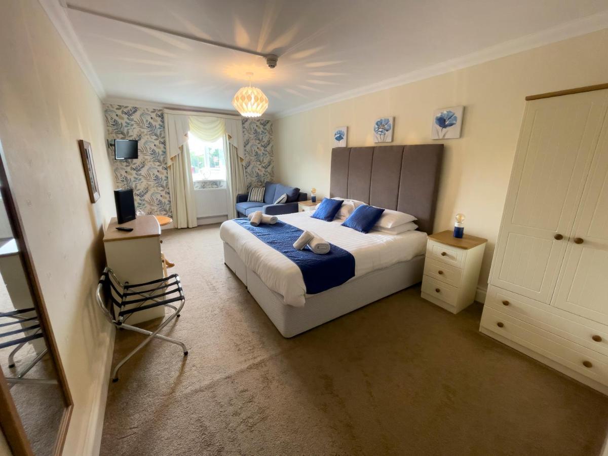 Llanina Arms Hotel Llanarth  Екстериор снимка
