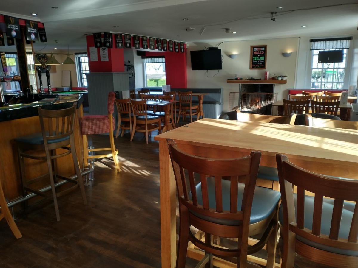 Llanina Arms Hotel Llanarth  Екстериор снимка