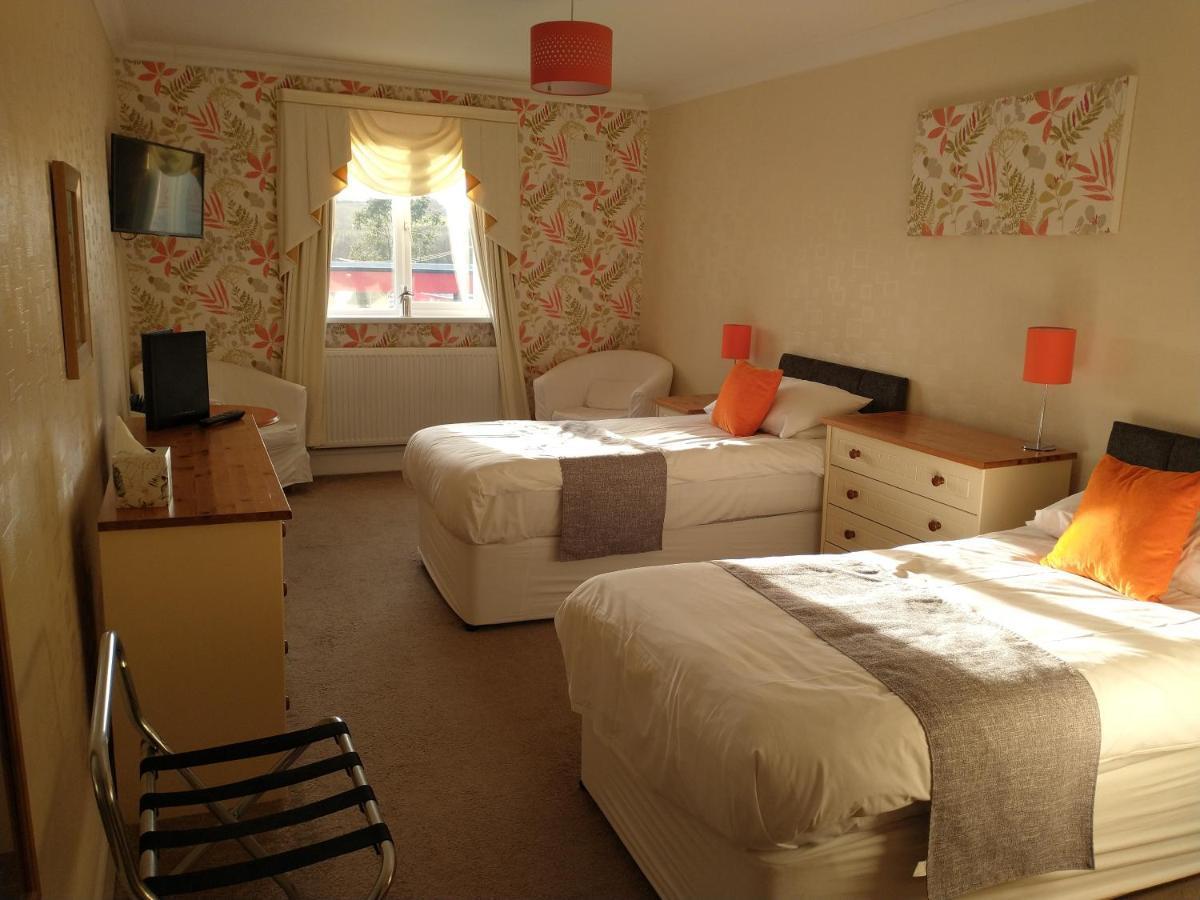 Llanina Arms Hotel Llanarth  Екстериор снимка