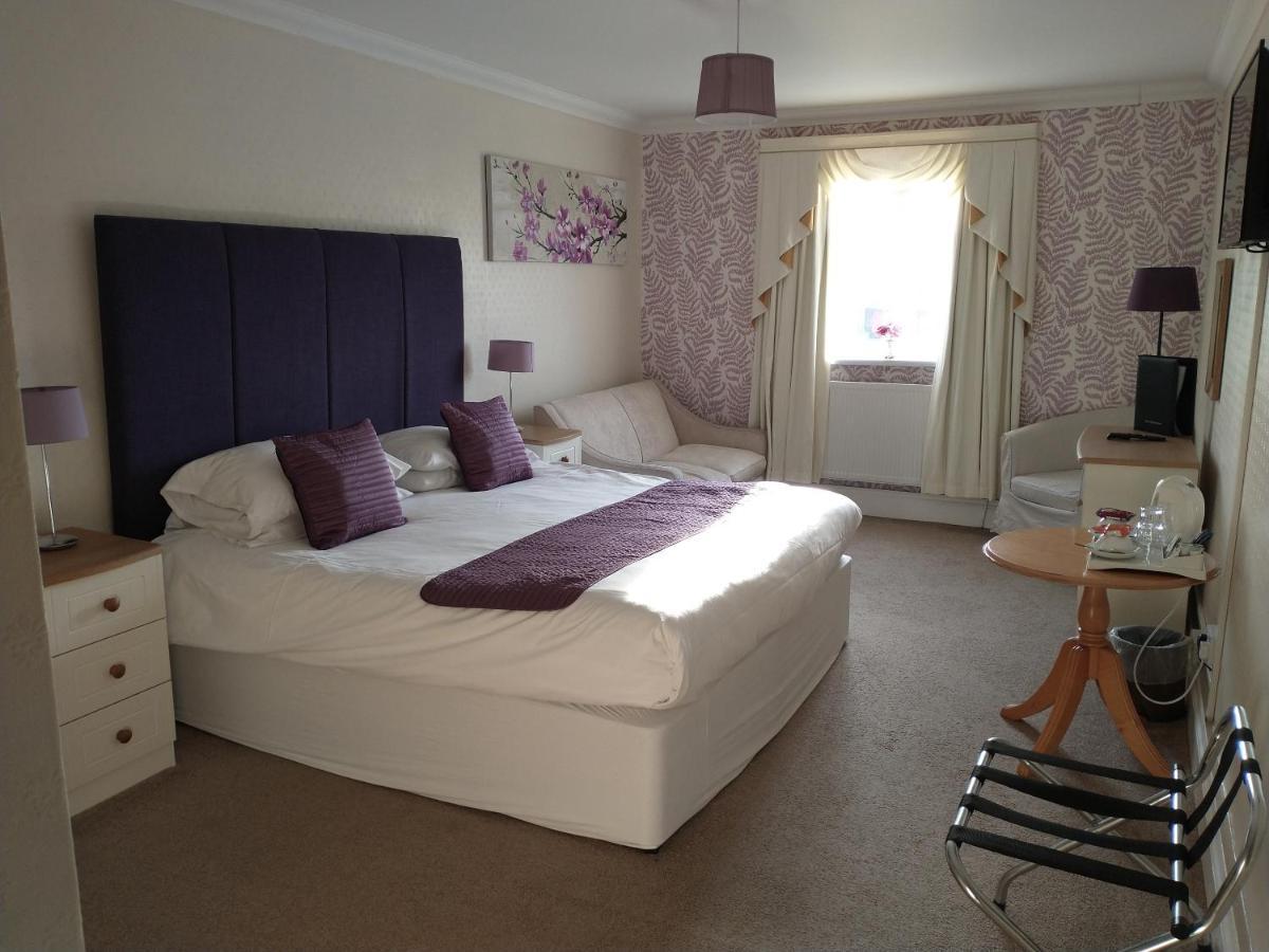 Llanina Arms Hotel Llanarth  Екстериор снимка