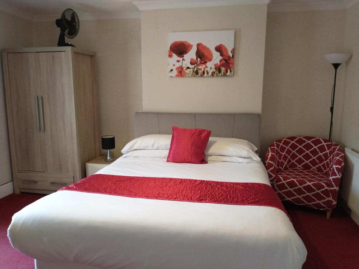 Llanina Arms Hotel Llanarth  Екстериор снимка